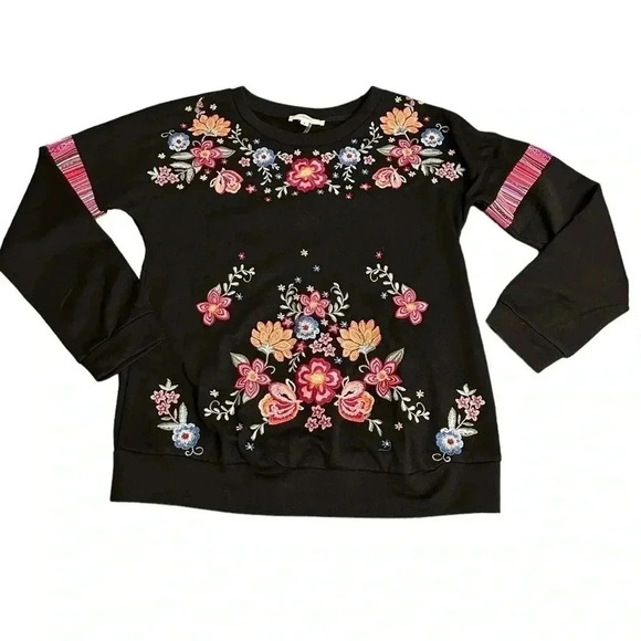Andree by Unit Black Pull Over Floral Embroidered Sweater Women’s size Small - Picture 1 of 11